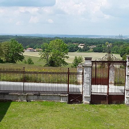 Bed and Breakfast Le Moulin A Vent Bertric-Burée Esterno foto