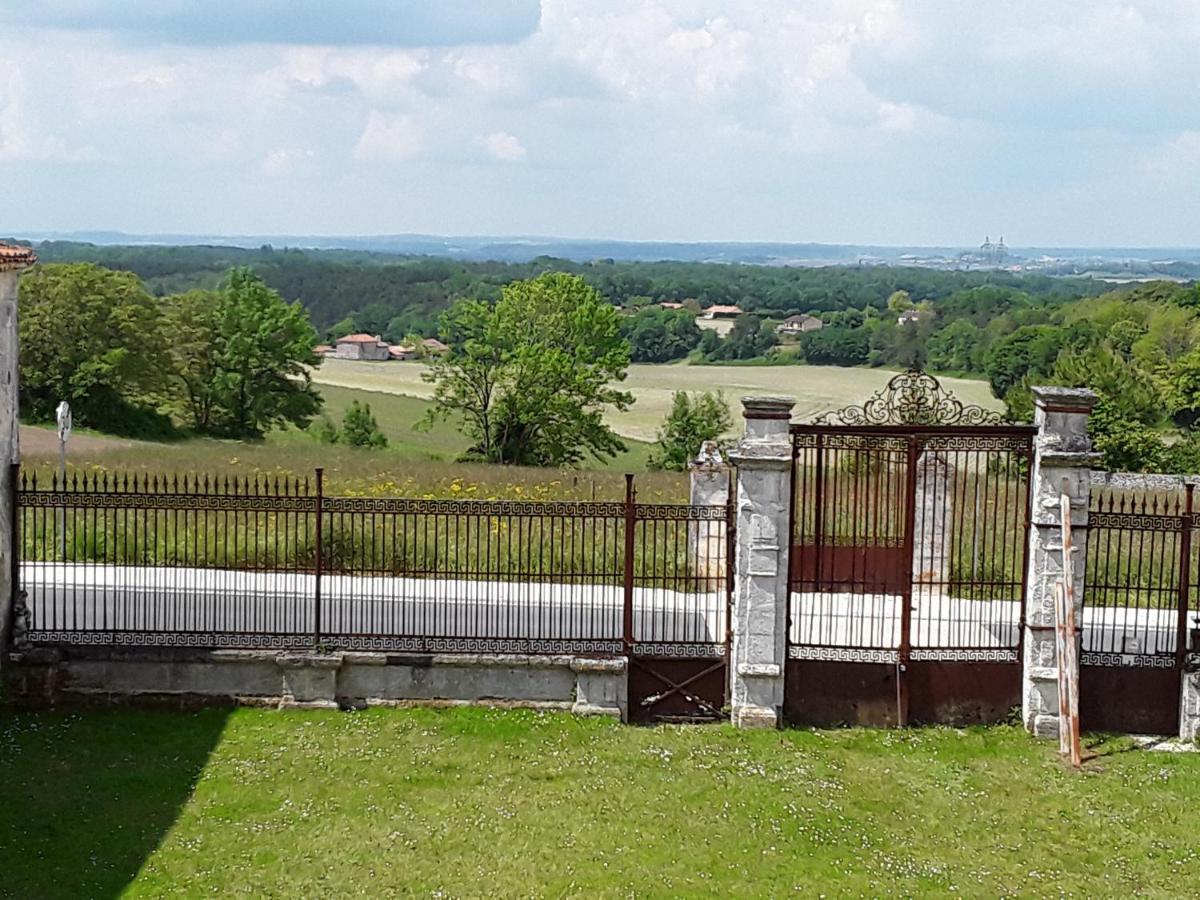 Bed and Breakfast Le Moulin A Vent Bertric-Burée Esterno foto