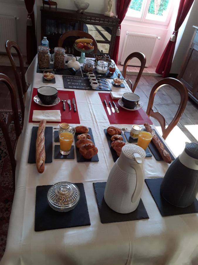 Bed and Breakfast Le Moulin A Vent Bertric-Burée Esterno foto